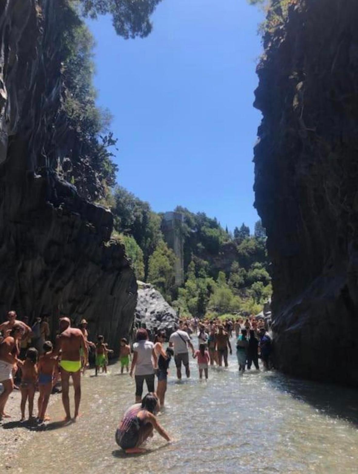 Cottage Gole Alcantara Pafumi Graniti Екстериор снимка